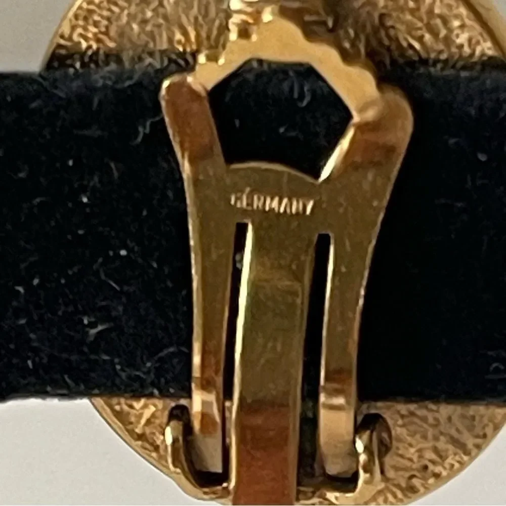LANVIN Woman post black vintage earrings Black Gold‎